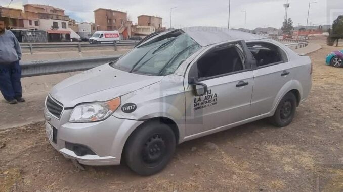 Taxista vuelca al quedar dormido al volante cuando trasladaba un pasajero