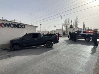 Detienen a dos presuntos carjackers tras persecución en la Avenida Carlos Amaya