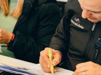 Recibe alcalde documentación del programa “Mi Beca Chihuahua Formación”