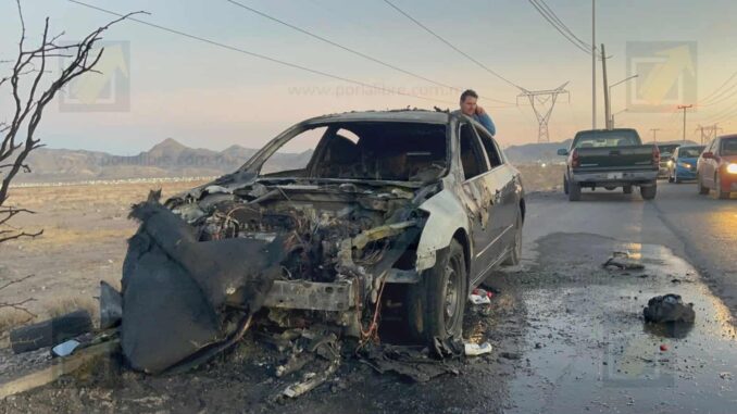 Vehículo queda consumido por incendio en el R. Almada