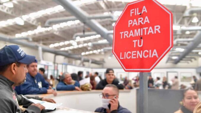 Anuncian costos para trámites de licencias en 2025