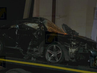 Vehículo vuela tras impacto de una conductora al perder el control en Juan Escutia y Tecnológico