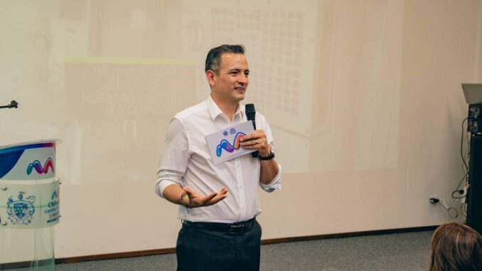 Entrega alcalde Bonilla máquina CNC a estudiantes de la UTCH BIS