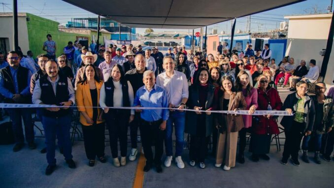 Entrega alcalde otras tres calles con pavimento hidráulico en la colonia Villa Nueva