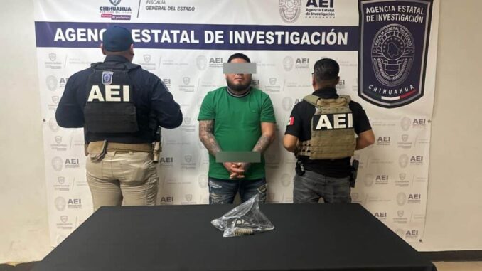 Capturan Agentes de COE a hombre con un arma de fuego en Cd. Juárez