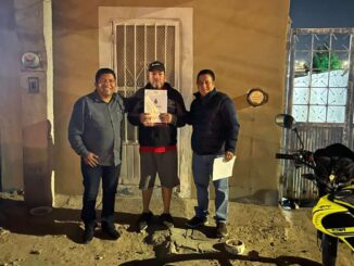 Entregan títulos de propiedad en la colonia Juanita Luna