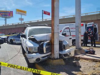 Elemento de Transportes y paramédicos de Cruz Roja salvan la vida a conductor que sufre un infarto y choca