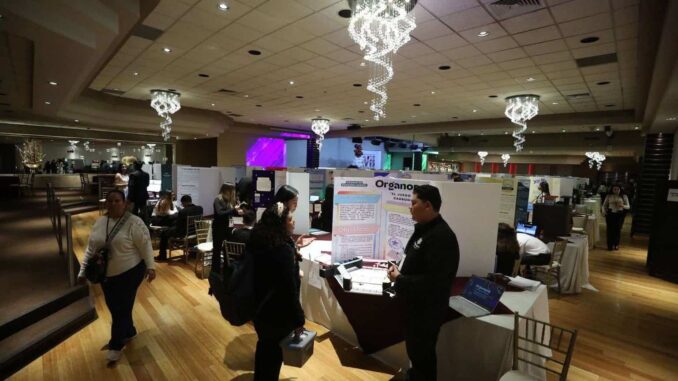 Participan estudiantes de CBTIS y CETIS en concurso estatal de prototipos