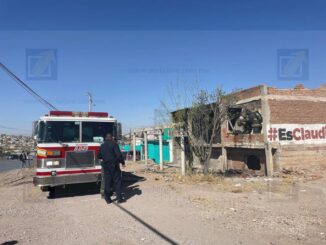 Se quema tapia por acumulación de basura en Ampliación 2 de Octubre