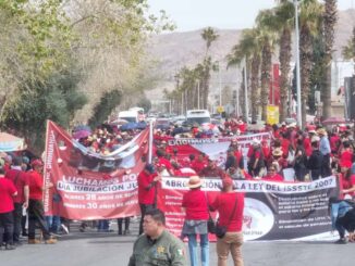 Realizan mega marcha docentes federalizados en contra de la reforma de Ley del ISSSTE