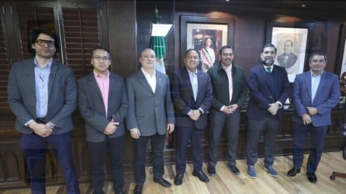 Recibe alcalde Pérez Cuéllar visita del presidente nacional de la CMIC