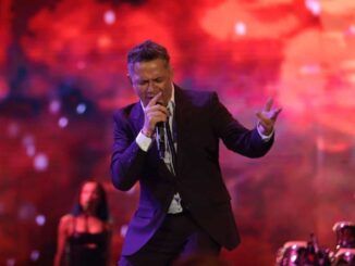 Alejandro Sanz emociona al público en el Carnaval Mazatlán 2025