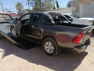 Aseguran durante cateo a corralón de casa de empeño siete vehículos robados