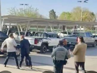 Agreden a Javier Corral, ahora en el aeropuerto de Chihuahua