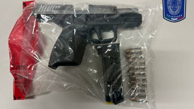 Detiene AEI a mujer por posesión ilegal de arma de fuego en Cd. Juárez