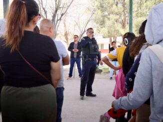 Dan plática preventiva en la secundaria 3082