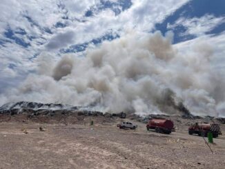 Refuerzan maniobras para sofocar el incendio en el Relleno Sanitario Regional: Valenciano