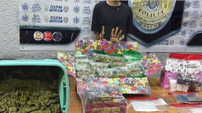 Ponen a disposición de Ministerio Público a joven por presunto narcomenudeo en Paseos de Chihuahua