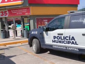 Sujeto armado con cuchillo asalta tienda Oxxo en Teófilo Borunda