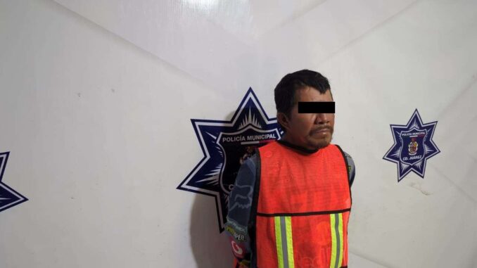 Detienen a hombre con dos órdenes de aprehensión vigentes