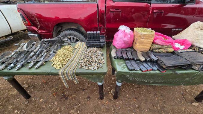 Asegura célula BOI 12 artefactos explosivos, armas y droga en Madera