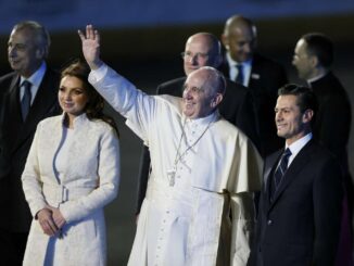 Peña Nieto destaca al papa Francisco como «líder social» y recuerda su visita a México