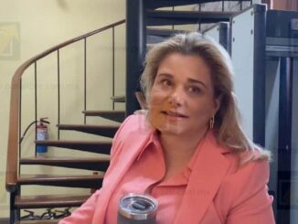 Arriban a Chihuahua aviones con cargamento para combatir al gusano barrenador: Maru Campos