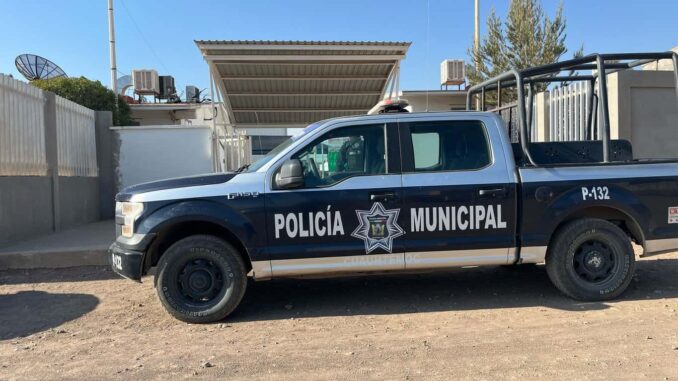 Roban tinacos, tambos y tubos galvanizados en telesecundaria de Tierra Nueva