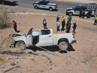Policías estatales quedan heridos tras volcar en carretera a Aldama