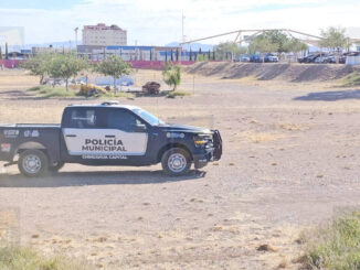 Rescatan a hombre atrapado en una alcantarilla cercana al CRIT