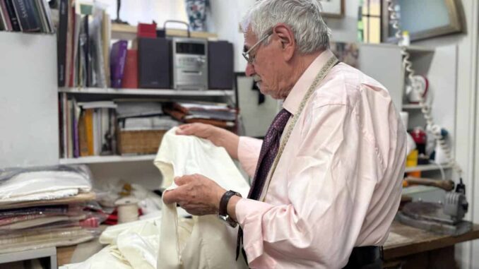 Raniero Mancinelli, el sastre que viste a los papas