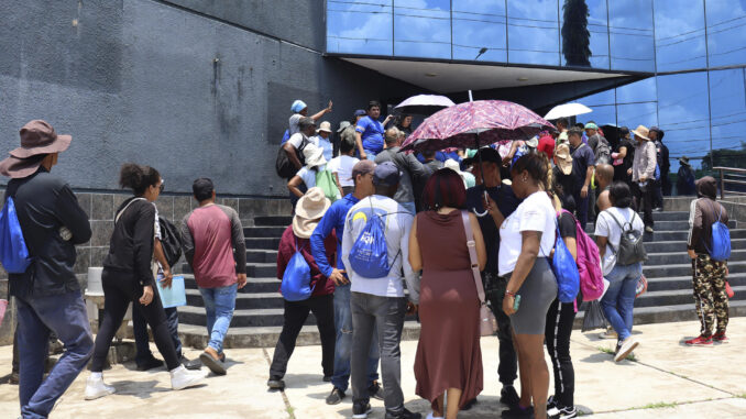 Acnur cierra cuatro oficinas en México por «recortes financieros», pero deja ocho abiertas