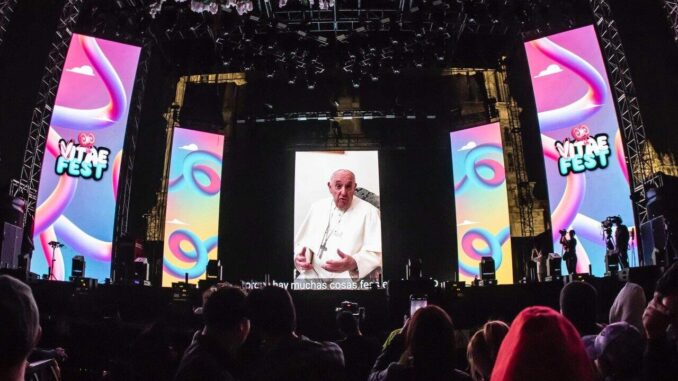 Papa Francisco animó a jóvenes de México a «hacer lío» para cambiar el mundo en video inédito