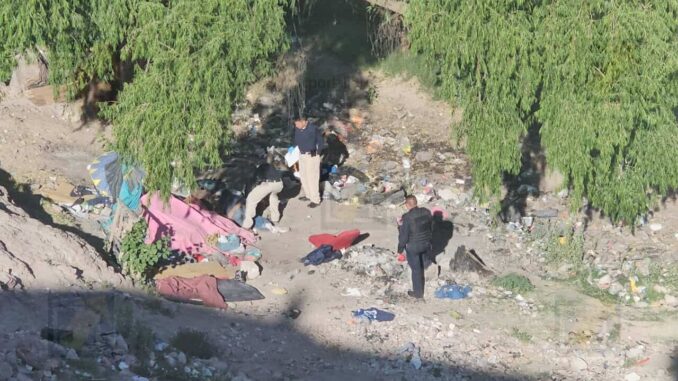 Encuentran encobijado en arroyo de la colonia Alfredo Chávez