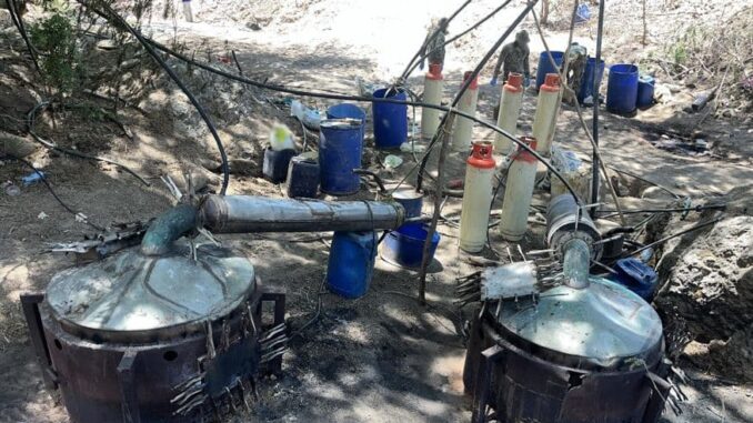 Detienen a dos en BC con cocaína y fentanilo; inhabilitan dos narcolaboratorios en Sinaloa