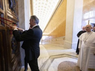 Retiran el precinto al apartamento del papa Francisco, sellado tras su muerte