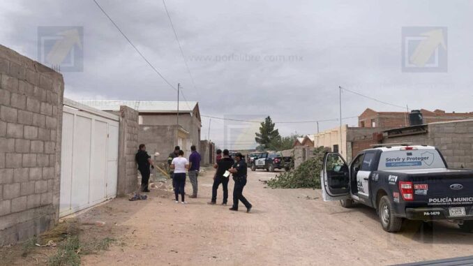 Se queman tres vehículos en patio trasero de una casa en Granjas Cerro Grande
