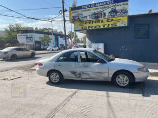 Choque con volcadura causa cierre momentáneo en avenida Colegio Militar