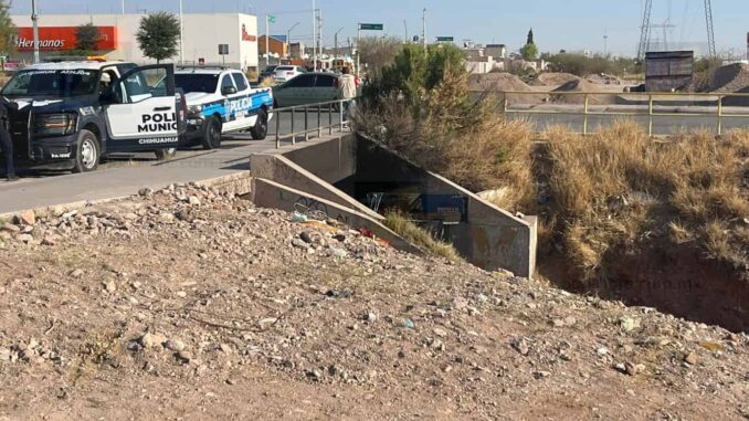 Hombre muere por posible sobredosis bajo un puente en la colonia Los Arcos