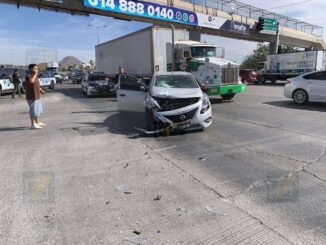 Pasajera de plataforma queda herida tras choque en vialidad Sacramento 